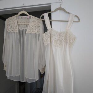TENDER TREASURES SHEER IVORY NIGHTGOWN NEGLIGEE NIGHTIE ROBE EMBROIDERY SET